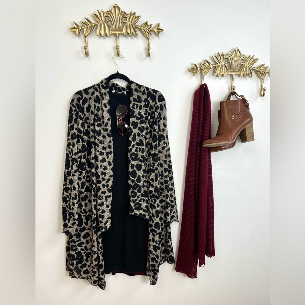 Animal print cardigan sweater Xl ptp 23” l 37”